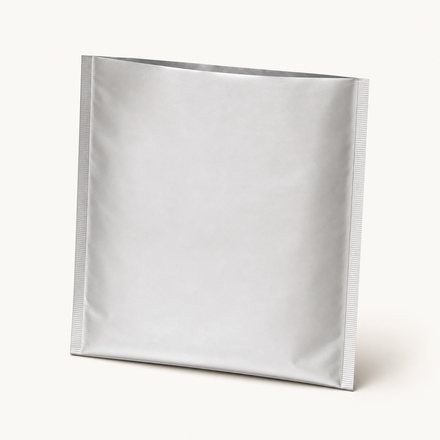 Simple foil bag with straight seals running down both side edges